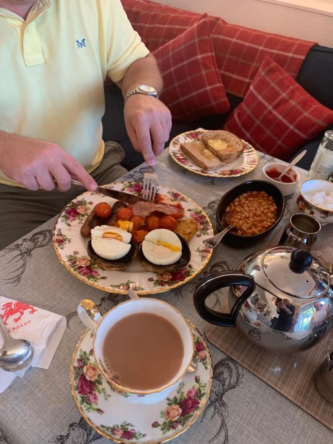 The Reindeer Retreat Buttercup Twin Hotel Kidwelly Bagian luar foto