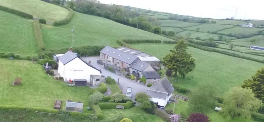The Reindeer Retreat Buttercup Twin Hotel Kidwelly Bagian luar foto