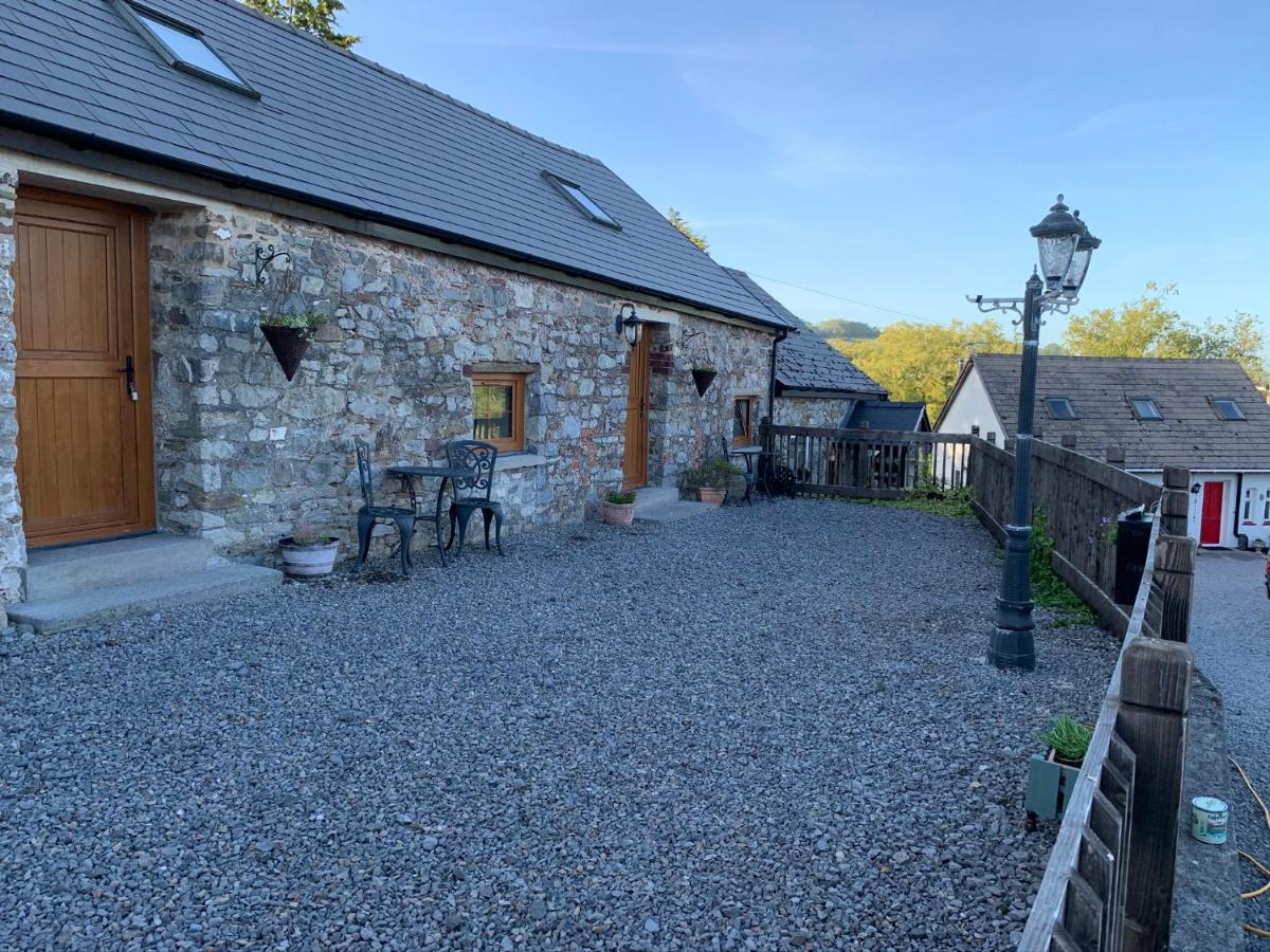 The Reindeer Retreat Buttercup Twin Hotel Kidwelly Bagian luar foto